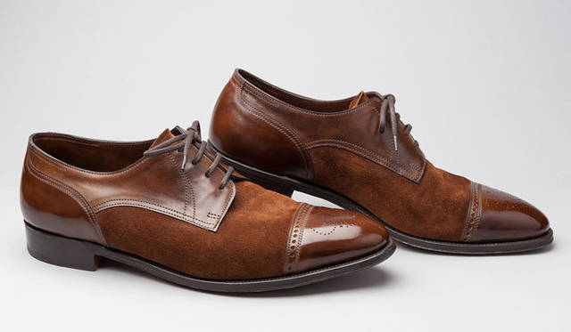 モデル「HAMPSTEAD」（カラー：Parisian Brown、素材：Suede/Calf）ジョンロブ丸の内店（※オーダー参考商品）