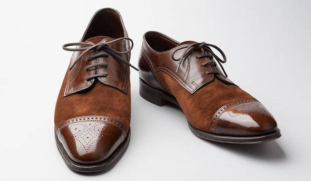 モデル「HAMPSTEAD」（カラー：Parisian Brown、素材：Suede/Calf）ジョンロブ丸の内店（※オーダー参考商品）