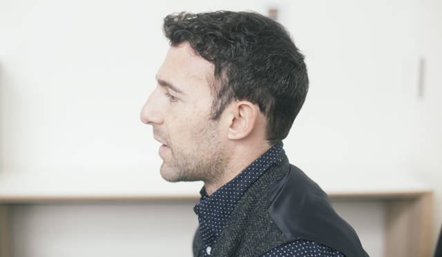 <br />カルロスはデザインとクリエティブリサーチを担当。調香を担当するのは、ヤン・ヴァズニエ氏とロドリゴ・フローレス・ルー氏。どちらも人気フレグランスを手掛けてきた売れっ子パフューマーである