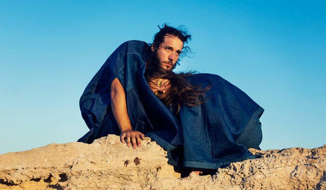 2014年コレクション“Lined RED（ラインド レッド）”<br />「SILK QUILT UNISEX」10万4652円