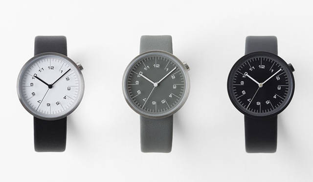 <strong>「watch collection “draftsman” for by｜n」</strong><br />精密な設計図やドローイングを手がける製図士が操る「製図用具」をモチーフにしていることから名づけられた腕時計シリーズ。第一弾の「scale」は目盛りを“定規”のようなイメージでレイアウトし、さらに、目盛りは文字盤にではなく、ガラスに直接プリントすることで“定規らしさ”を強調している。