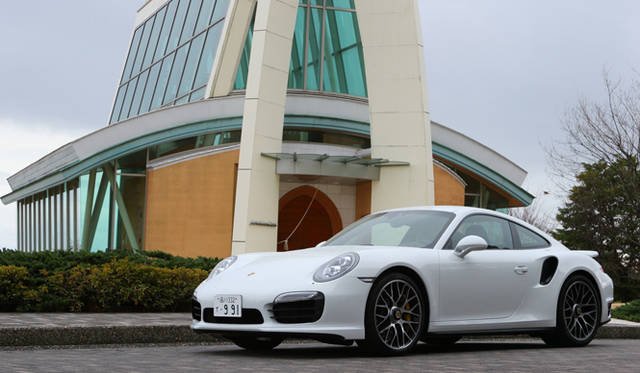 最高出力560ps、0-100km/h加速を3.1 秒でこなす、ポルシェ最新のターボモデル「911 ターボ S（タイプ991）」