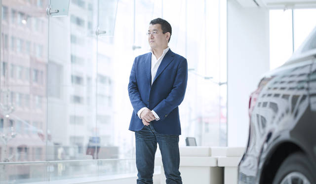 クルマとは違う角度から“DESIGN”についてアプローチすることの意味を、Lexus International グローバルブランディング室グループ長の河辺徹也氏に聞いた