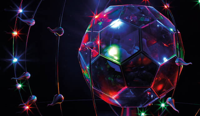 ファビオ・ノヴェンブレ氏による作品「We Dance」