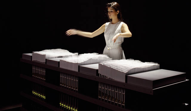 MITメディアラボ 石井 裕氏＆タンジブル・メディア・グループによる作品「TRANSFORM」