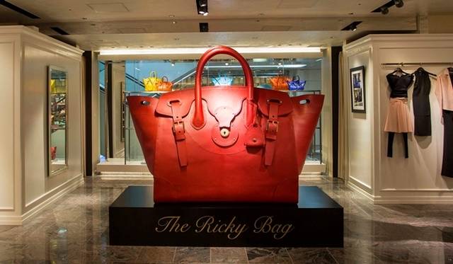 <strong>RALPH LAUREN｜阪急うめだ本店限定「ソフト リッキー」発売</strong>　ジャイアント リッキーインスタレーション