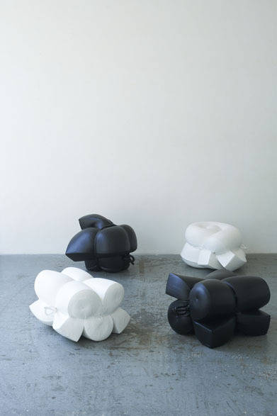 SHIBARI（JAPANESE TRADITIONAL LOVE AFFAIR）_TO THE SOFA<br />All images contained in this folder are copyrighted by Hirotaka Hashimoto, photographer. Please indicate the name of the photographer as below when you reproduce them on your magazines, newspapers and websites etc.