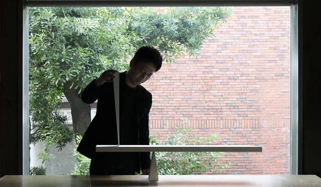 <strong>Marble Across Time</strong>　吉岡徳仁デザイン“宇宙のテーブル”「Agravic（アグラヴィック）」