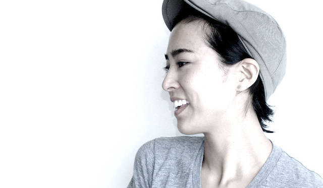 「Interconnection」を出展した田村 奈穂氏（日本）。決して止まることのない自然からインスピレーションを得た、日本人的な感性をいかした“揺らぎ”を楽しめる作品にしあがった