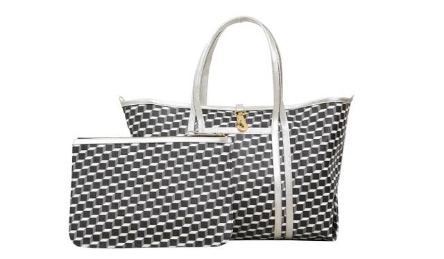 <strong>PIERRE HARDY｜伊勢丹新宿店にて、ポップアップストアを2カ所同時開催</strong>　（左より）限定ポーチ　2万6000円、限定バッグ　9万5000円