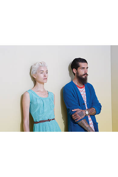 Levi's® Made & Crafted™<br /><br />  <strong>2014年春夏の新作、 その魅力と着こなし</strong><br /><br />2014年春夏コレクションのルックブックより抜粋。オリジナルの個性的な柄を配したアイテムも豊富に展開している。左／「Bay Dress」「15472-0001」2万5000円　右／「Regular Tee」［14113-0013］8500円<br /> ※すべて税抜き価格<br /><br />   リーバイス® メイド アンド クラフテッド™ http://levismadeandcrafted.com/<br /><br />  問い合わせ｜リーバイス® ダブルエックス<br /> Tel. 03-6418-5501<br /> （9:30～18:00｜土・日曜休）