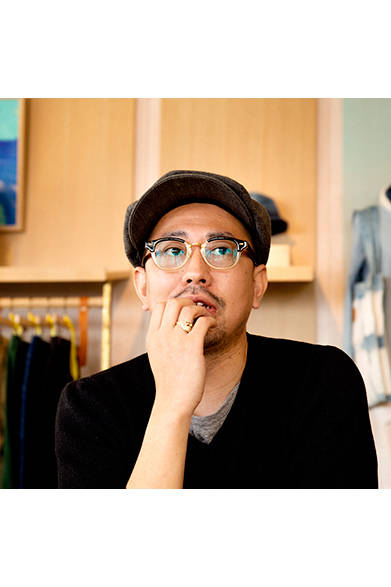 Levi's® Made & Crafted™<br /><br />  <strong>2014年春夏の新作、 その魅力と着こなし</strong><br /><br />スタイリストの小林 新さん。<br /><br />   リーバイス® メイド アンド クラフテッド™ http://levismadeandcrafted.com/<br /><br />  問い合わせ｜リーバイス® ダブルエックス<br /> Tel. 03-6418-5501<br /> （9:30～18:00｜土・日曜休）