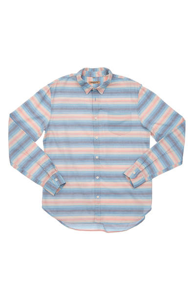 Levi's® Made & Crafted™<br /><br />  <strong>2014年春夏の新作、 その魅力と着こなし</strong><br /><br />コットンオックスフォード地のシャツはメンズの定番アイテムのひとつだが、横のボーダー柄は比較的珍しい。着こなしにメリハリを加えたい時に重宝するはず。 ［06582-0053］1万7500円<br /> ※税抜き価格 <br /><br />  リーバイス® メイド アンド クラフテッド™ http://levismadeandcrafted.com/<br /><br />  問い合わせ｜リーバイス® ダブルエックス<br /> Tel. 03-6418-5501<br /> （9:30～18:00｜土・日曜休）