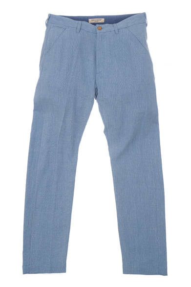 Levi's® Made & Crafted™<br /><br />  <strong>2014年春夏の新作、 その魅力と着こなし</strong><br /><br />チノパンツ「Spoke」のなかでも、このモデルはガーゼのような質感の特別な生地を採用。はいたときの感触がサラリとしてとても快適だ。 ［05131-0038］2万5000円  <br /> ※税抜き価格 <br /><br />  リーバイス® メイド アンド クラフテッド™ http://levismadeandcrafted.com/<br /><br />  問い合わせ｜リーバイス® ダブルエックス<br /> Tel. 03-6418-5501<br /> （9:30～18:00｜土・日曜休）