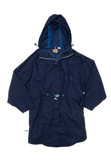 Levi's® Made & Crafted™<br /><br />  <strong>2014年春夏の新作、 その魅力と着こなし</strong><br /><br />ナイロン製のフーデッドブルゾン。ウエストのドローコードを絞るか緩めるかで、シルエットが大きく変わってくる。お好みで着こなしてほしい。 ［17049-0001］4万900円  <br /> ※税抜き価格 <br /><br />  リーバイス® メイド アンド クラフテッド™ http://levismadeandcrafted.com/<br /><br />  問い合わせ｜リーバイス® ダブルエックス<br /> Tel. 03-6418-5501<br /> （9:30～18:00｜土・日曜休）