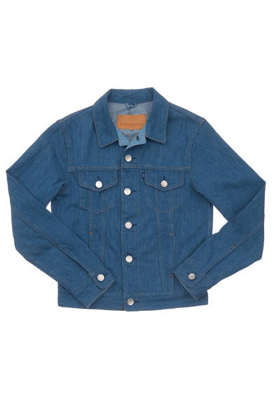 Levi's® Made & Crafted™<br /><br />  <strong>2014年春夏の新作、 その魅力と着こなし</strong><br /><br />いわゆるGジャンだが、絶妙な加減のウォッシュによる美しいブルーの色味が見事。手をかけていないようで手をかけている──それがリーバイス® メイド アンド クラフテッド™の特徴のひとつだ。 ［17149-0001］2万4500円  <br /> ※税抜き価格 <br /><br />  リーバイス® メイド アンド クラフテッド™ http://levismadeandcrafted.com/<br /><br />  問い合わせ｜リーバイス® ダブルエックス<br /> Tel. 03-6418-5501<br /> （9:30～18:00｜土・日曜休）