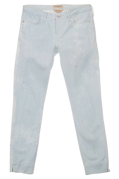 Levi's® Made & Crafted™<br /><br />  <strong>2014年春夏の新作、 その魅力と着こなし</strong><br /><br />スキニーでローライズ、クロップド丈という、春らしい軽快なモデルが「Pins Cropped」だ。あえてムラを残したブリーチが特徴の一本。 ［13003-0005］1万9500円  <br /> ※税抜き価格 <br /><br />  リーバイス® メイド アンド クラフテッド™ http://levismadeandcrafted.com/<br /><br />  問い合わせ｜リーバイス® ダブルエックス<br /> Tel. 03-6418-5501<br /> （9:30～18:00｜土・日曜休）