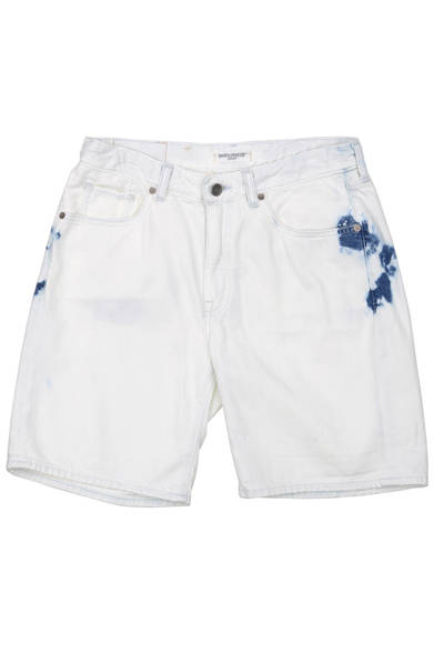 Levi's® Made & Crafted™<br /><br />  <strong>2014年春夏の新作、 その魅力と着こなし</strong><br /><br />こちらは少し長めの裾丈に仕上げた「Beau Shorts」。合わせるアイテムを選ばないショーツを狙っているなら、ぜひ。 ［13492-0002］1万6000円  <br /> ※税抜き価格 <br /><br />  リーバイス® メイド アンド クラフテッド™ http://levismadeandcrafted.com/<br /><br />  問い合わせ｜リーバイス® ダブルエックス<br /> Tel. 03-6418-5501<br /> （9:30～18:00｜土・日曜休）