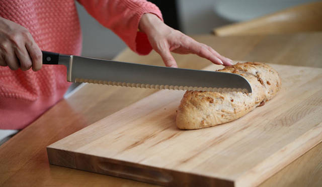 <strong>Güde｜ギューデ</strong>　ブレッドナイフ「ダマスカスブレッドナイフ（Damascus Steel Series Bread Knife）」