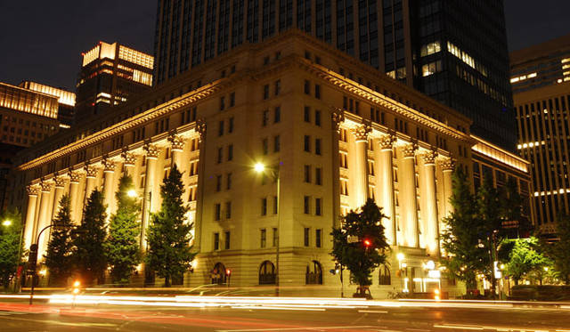 <strong>モダンクラシック・フレンチ「レストラン ロゼット」</strong>　明治生命館