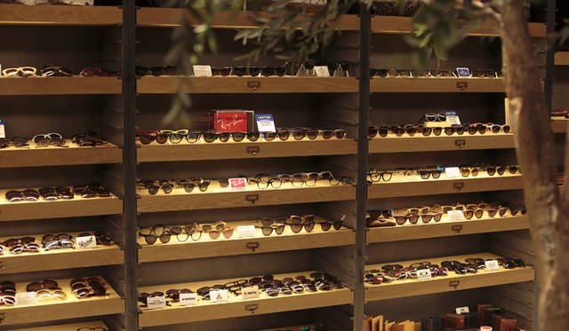 1F MENS FLOOR（Wear, Goods, Watch, Shop in Shop, Journal Standard TRISECT, etc…）