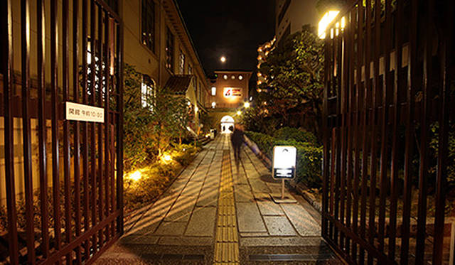 <strong>ART｜京都を舞台にした『KYOTOGRAPHIE 国際写真フェスティバル』今年も開催</strong>　京都芸術センター © 2014 Naoyuki Ogino