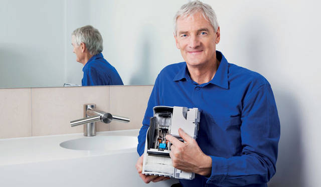 <strong>Dyson｜ダイソン</strong>　「ダイソン エアブレード ハンドドライヤーシリーズ」は、ブラシレスDCモーター「ダイソン デジタルモーター（Dyson Digital Motor）V4」を搭載