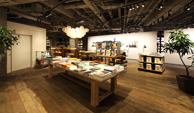 写真という価値が持つエネルギーと、自分の波長を重ね合わせたとき、「写真と暮らす」を実感する