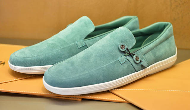 <strong>TOD’S｜トッズ</strong>　「トッズ エンベロープ・ボートシューズ」はサイズ5～10（日本サイズ約24.0cm～29.0cm）※カラーによってサイズ展開は異なる