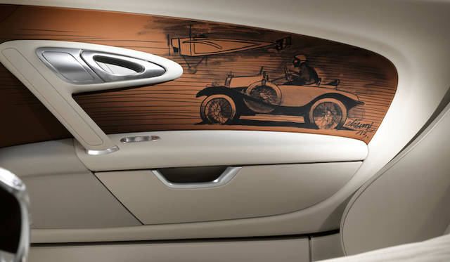 手書きのイラストを内装にほどこす手法は、1920年代の高級車によくあった装飾を、最新技術のインクなどをもちいて、耐久性などを向上させながら再現したもの