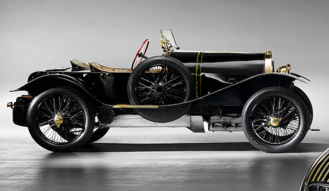 飛行機で初めて地中海縦断を果たし、第一次世界大戦のエースパイロットでもあるフランスの英雄、ローラン・ギャロスの愛車。7台しか製造されず、3台しか現存しないタイプ18のうちの1台でもある