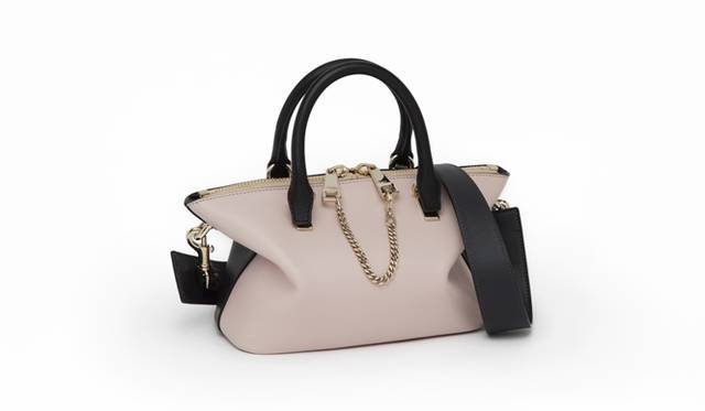 <strong>Chloé｜「メゾン ド リーファー」とコラボ、限定カラーの「ベイリー」登場</strong>　ベイリー ミニサイズバッグ　[H17×W23×D13cm]　16万6000円