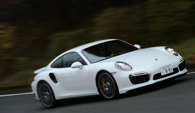 01_porsche_turbo_s_991 4WDの恩恵でスタビリティが高く、快適性の点でも優れていて、しかも圧倒的な速さを誇る911ターボSこそ、911を代表する真のフラッグシップモデルだ