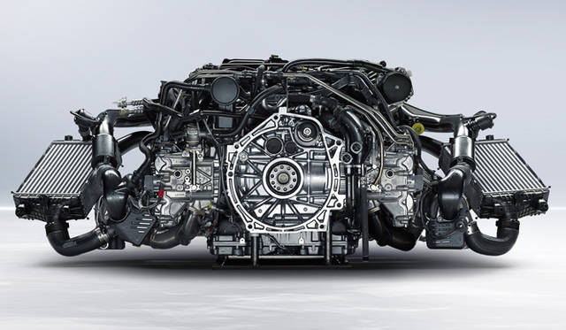 20_porsche_turbo_s_991 911ターボSは、911ターボにも搭載される3.8リッター水平対向6気筒ツインターボエンジンの最高出力を520psから560psまでチューンアップ