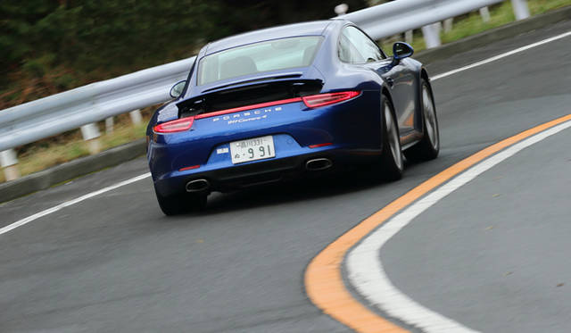 34_porsche_911_carrera_4