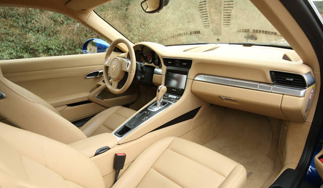 39_porsche_911_carrera_4