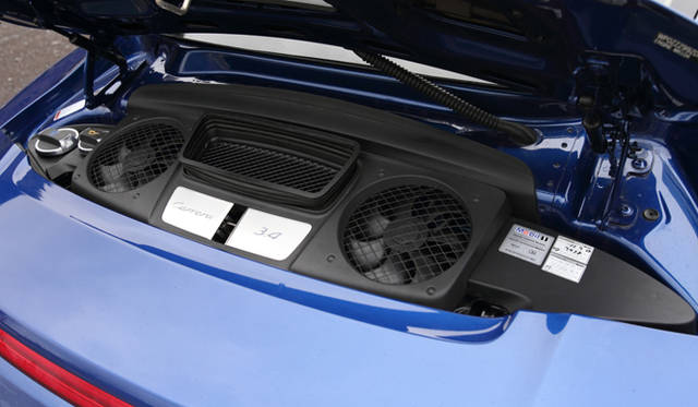 42_porsche_911_carrera_4