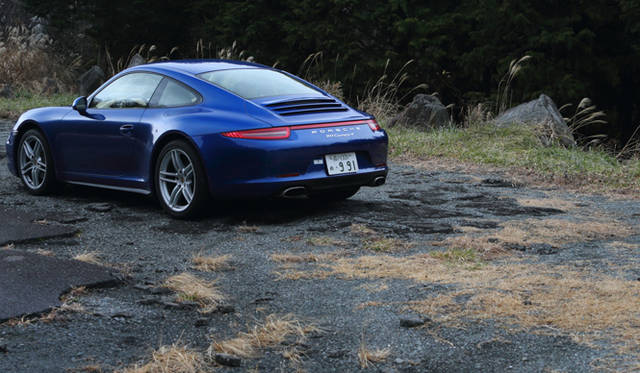 46_porsche_911_carrera_4