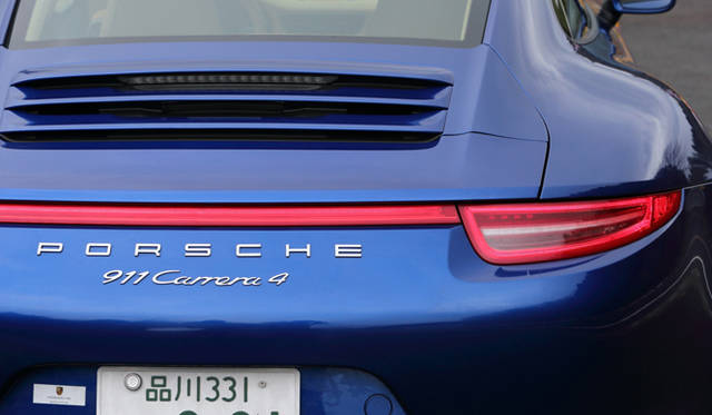 49_porsche_911_carrera_4