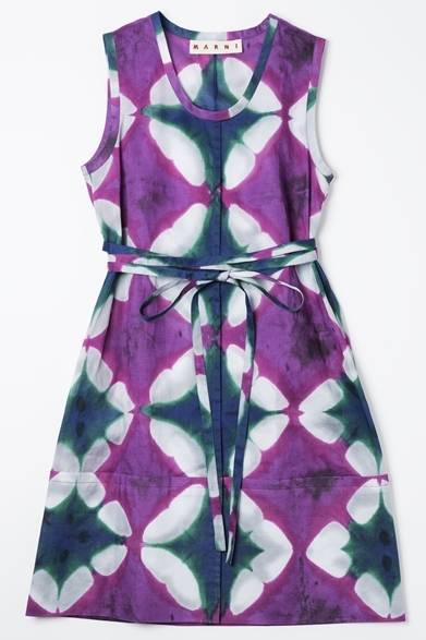 <strong>MARNI｜マルニから日本限定のサマードレス&バッグが登場</strong><br /><br />ノースリーブドレス<br />価格｜13万5000円（税抜）<br /><br />マルニジャパン<br />Tel. 03-6416-1024