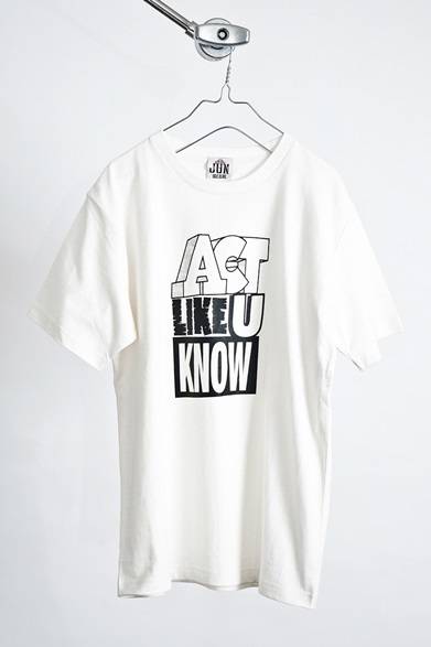 <strong>ERIC ELMS in collaboration with JUN｜エリック エルムズ</strong>　タイポグラフィ Tシャツ　4800円（税抜）
