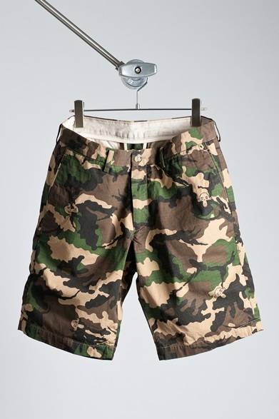 <strong>ERIC ELMS in collaboration with JUN｜エリック エルムズ</strong>　カモフラージュ ショートパンツ 8800円（税抜）