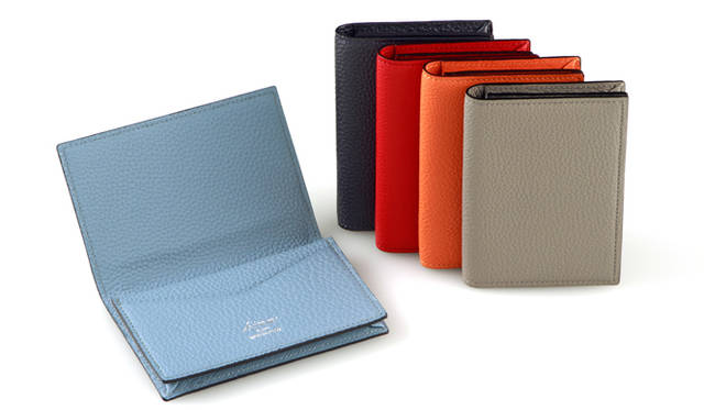 写真のほかに5色、全10色をラインナップする