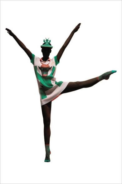 <strong>PLEATS PLEASE ISSEY MIYAKE