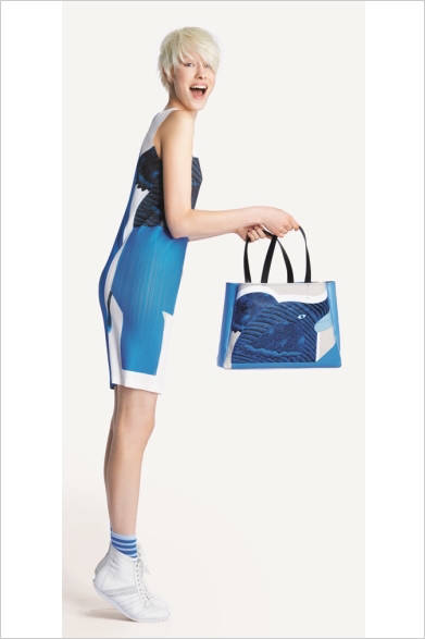 <strong>PLEATS PLEASE ISSEY MIYAKE