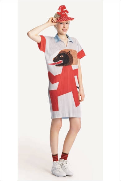 <strong>PLEATS PLEASE ISSEY MIYAKE