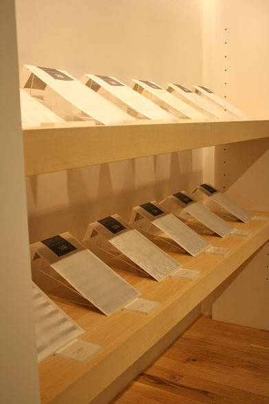 <strong>KAMAWANU｜かまわぬ</strong>　「かまわぬ浅草店 Utensils store」