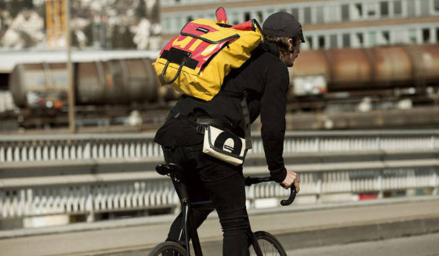 <strong>FREITAG｜フライターグ</strong>　メッセンジャーバックパック「F151 VICTOR」＆ヒップバッグ「F153 JAMIE」