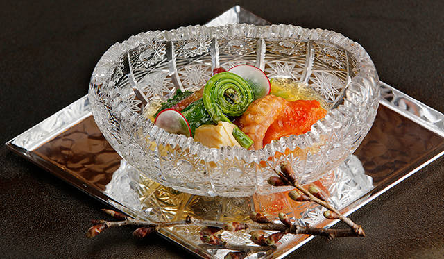 旬の貝と野菜のゼリー寄せ