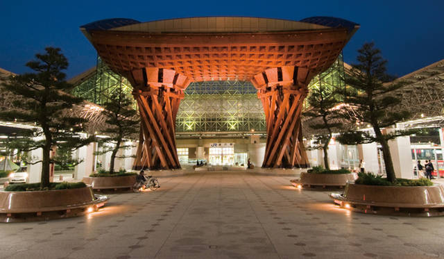 「金沢駅」　©石川県観光連盟